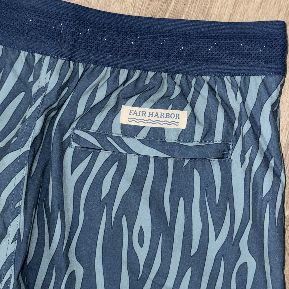 Fair Harbor The Ozone 8 Inch Shorts Lined Men's S Blue Green Striped Swim